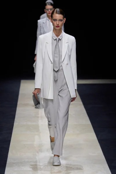 Look 1